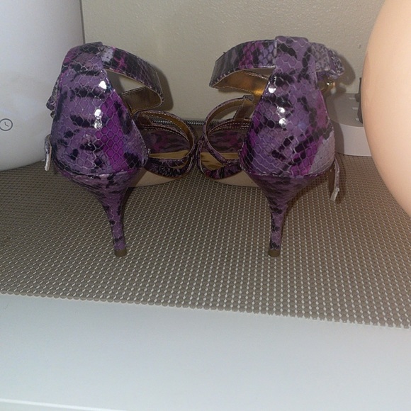 COACH, NEW,  Python Heels - Picture 3 of 11